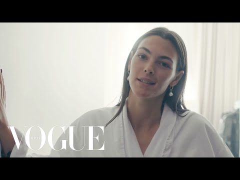 Come la top model Vittoria Ceretti si prepara per una sfilata | Diary of a Model | Vogue Italia