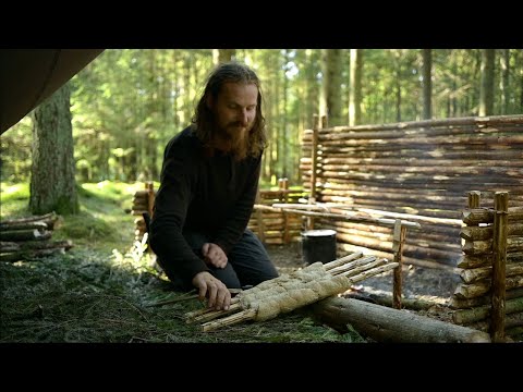3 days solo bushcraft trip - canvas tarp, primitive cooking, homemade axe, reflector walls etc.