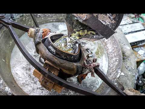 93-Year-Old Super Grandpa Cast with Traditional Techniques in Downtown Tokyo