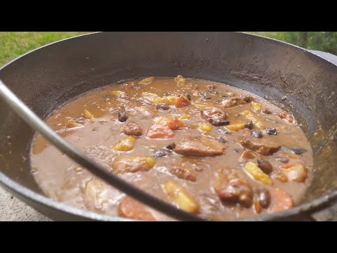 СПРАВЖНІ ЧАНАХИ в казані на вогні.