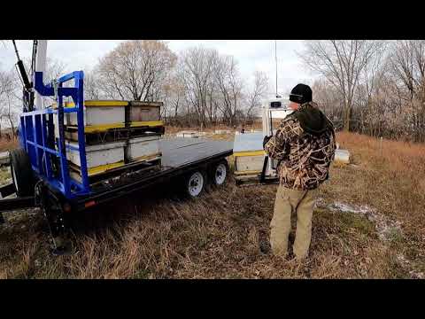 Ezyloader 300MH using 4 Way pallet forks