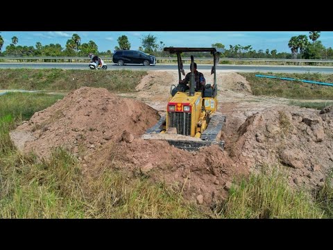 Cleaning weeds in the rice field. To prepare the land for cleaning and building a fuel station.