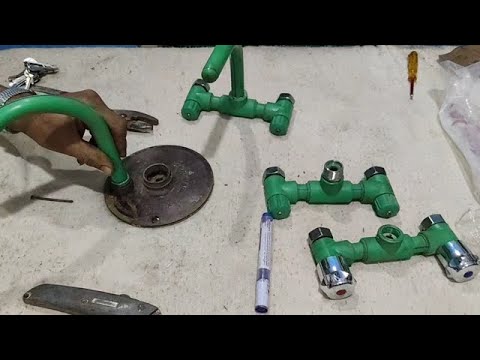 A poor man's invention: How to make a water tap from polyethylene. Learn it yourself.