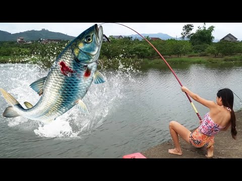 Fishing is more profitable than collecting scrap? Beauty takes scrap station owner fishing  3-pole