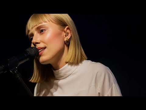 LEA – Wenn Liebe nicht reicht (Lyrics Video)