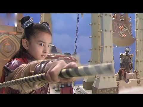 brother faces execution before spectators,  kung fu boy charges in despite the trap to save him!