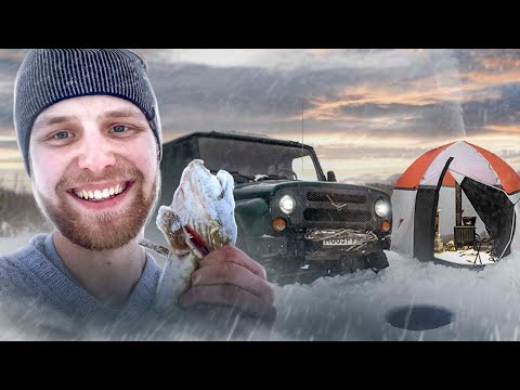 На УАЗе на рыбалку | Бешеный КЛЁВ ЩУКИ | Палатка с ПЕЧЬЮ | Плов на печи | Ночная эвакуация
