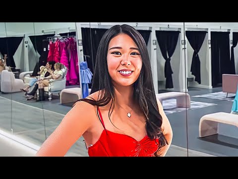 Extra Emily Goes Dress Shopping for Streamer Awards!