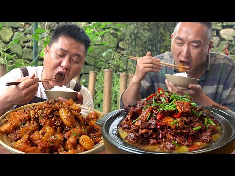 The beef has to be eaten in chunks to be enjoyable, and the bibimbap is delicious!