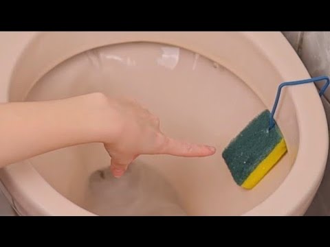 Stavite jedan sunđer u toalet: Gledajte šta se događa! 😲 Uvek ovo radim.👈