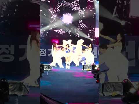 노천극장을 파고드는 권은비 Underwater - 2025 정기연고전 전야제