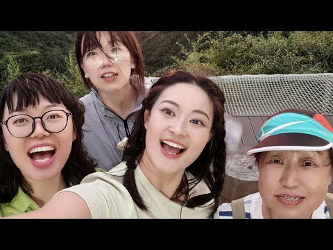 When I planned a sudden trip for a 60-year-old aunt from Northeast China, a miracle happened...