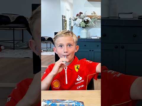 This lollipop makes music! 🎶