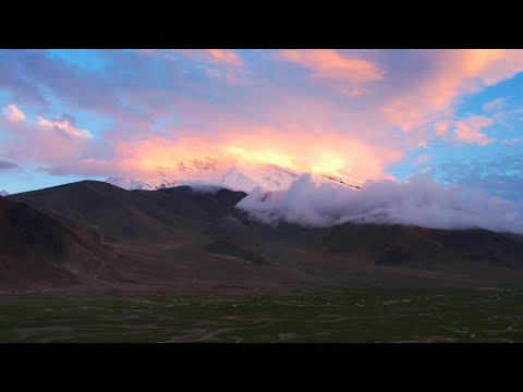 摩旅新疆帕米尔高原，盘龙古道班迪尔蓝湖，看绝美日落金山