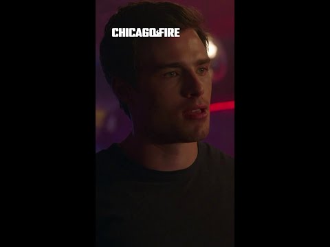 Zwei sind einer zu viel. 👀 Sieh dir jetzt die neue Staffel von »Chicago Fire« bei Sky an!