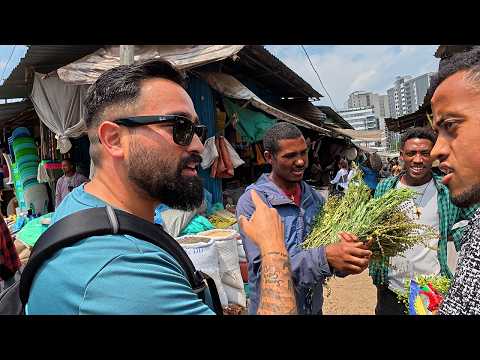 Eating and Shopping with Locals in Africa’s Most Beautiful Market 🇪🇹