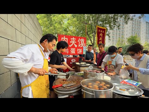 China’s Breakfast Street Market in Shandong, Scallion Pancakes, Roast Duck & More Local Food