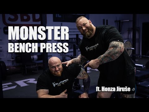 273KG Bench press. Ft Honza Jiruse & Hafþór Björnsson