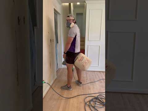 One week of work in less than 60 seconds 💅🏻 #diy #hardwoodfloors #homeimprovement