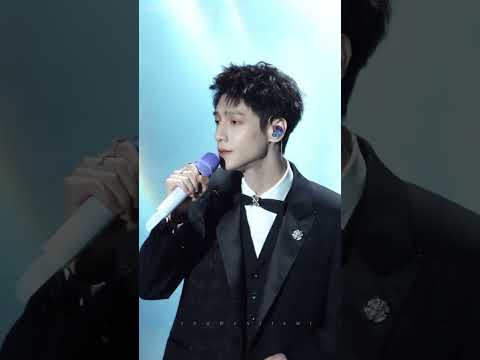 罗云熙演唱《水龙吟》角色主题曲《一往》，以独特声线勾勒江湖画卷，用真挚情感传递侠者心声【欢迎订阅咪咕MiGu官方频道】