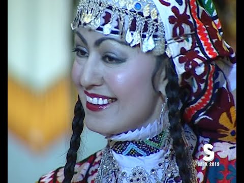 Ракси Хайри Ватанова бо Давлатманди Хол