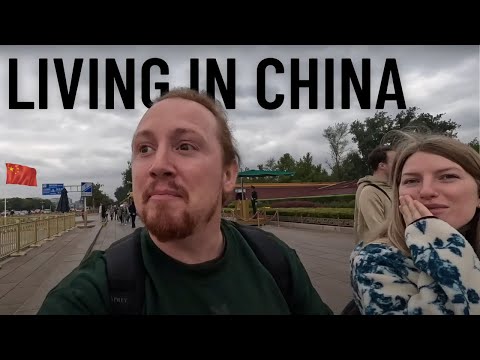 We Moved in with a Chinese Family (Beijing, China 🇨🇳)