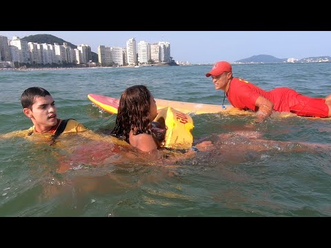 Salvamento na Praia de Pitangueiras Guarujá ❗❗