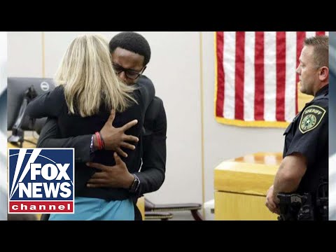 Botham Jean's brother forgives, hugs convicted murderer Amber Guyger