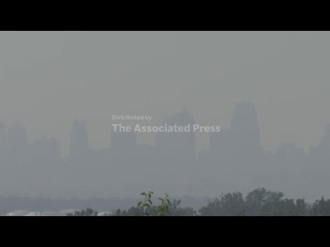 Air quality worsens in eastern US as Canadian wildfire smoke hangs over Midwest