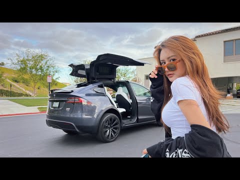 她為何買Model X Plaid？