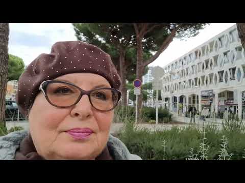 Воскресный фирменный раклет.Я довольна.Оченьудобно шить за новым столом.