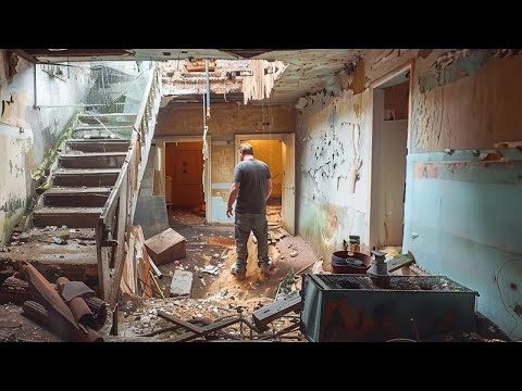 After Quitting His Job ~ The Guy Cleaned and Renovated His Mom's Super Dirty House to Make It Better