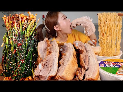 ASMR 콜라에 삶은 통수육 2.5kg 파김치 컵라면 리얼먹방 :) Coke and boiled pork, Ramen, Green onion kimchi MUKBANG