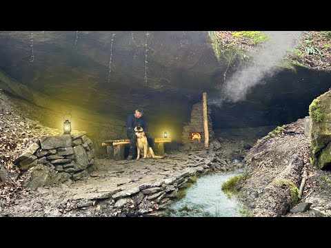 3 days solo BUSHCRAFT. Shelter Under the Big Stone