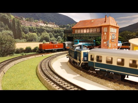 143 Märklin small layout 160x100 cm with shuttle track