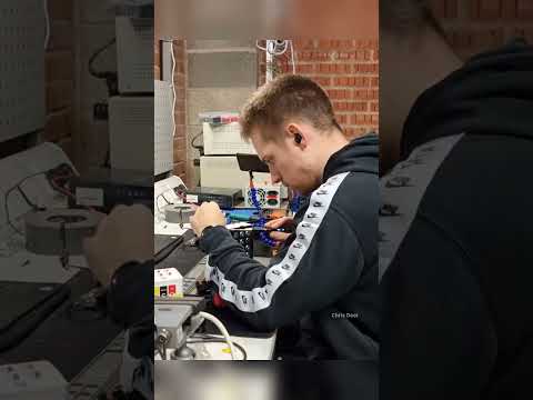 Turning Disposable Vapes into a Fast Charge Power Bank Pt. 3 #shorts #diypowerbank #diy #electronics