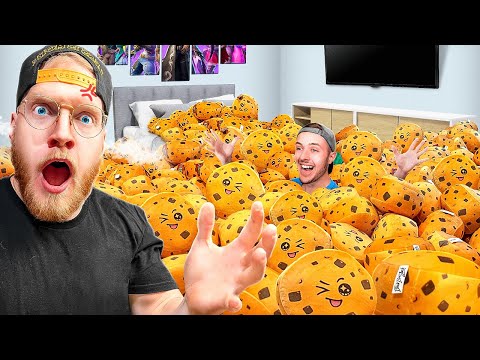 I FILLED My BESTFRIENDS ROOM With 1,000 PLUSHIES! (prank)