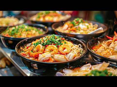 Huge Crowd at the Seafood Noodles stall! Sold out Fast - Cooked for 10 hours| Asian Street Food