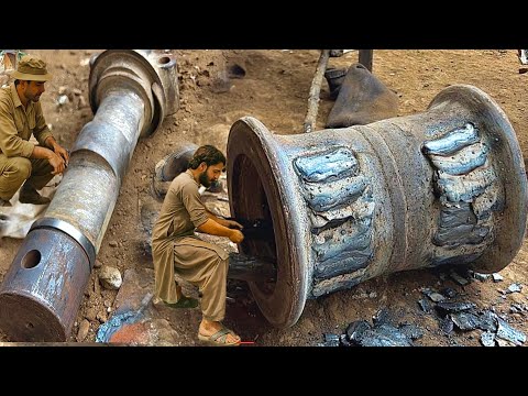  Excavator Roller &amp; Pin Was Broken and Expertly Rebuilt | Heavy Welding and Precision Finish