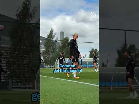 Bagger shoes at the ready! 👀💥