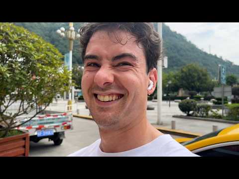 Un remoto pueblo de montaña chino conmocionado al ver a un estadounidense