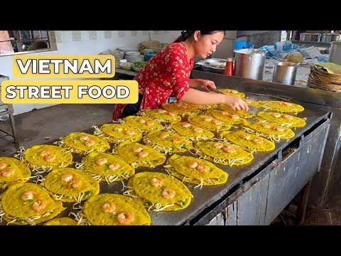 LEGENDARY Vietnamese Street Food Tour 2025: Banh Xeo, Noodles and Seafoods