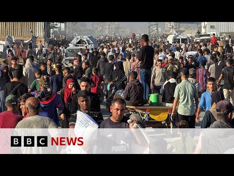 Gaza aid centres close for day as Israel warns roads to sites are 'combat zones' | BBC News