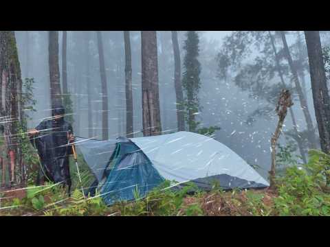 🏕CAMPING IN HEAVY RAIN AND THUNDERSTORM ⛈️A BAD RAINSTORM AND RELAXING CAMPING
