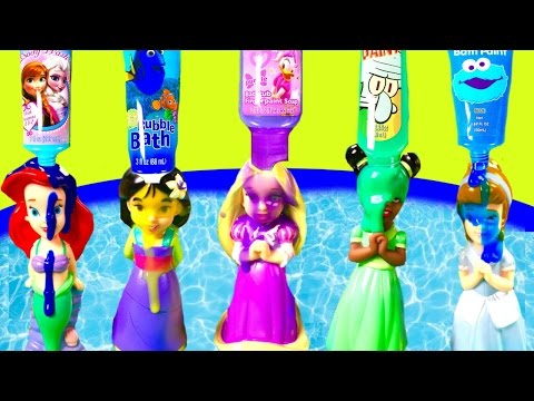 Disney Princesses Have a Bath Paint Battle