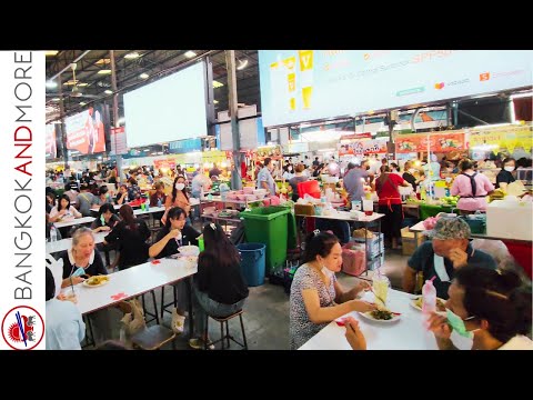 A Huge FOOD COURT in Bangkok - All the STREET FOOD You Need
