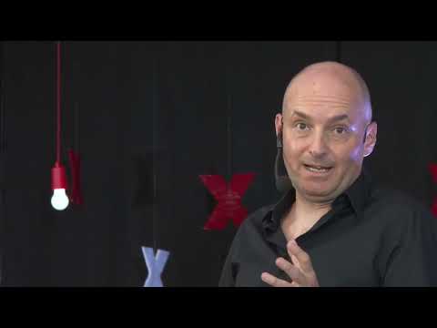 Storytelling: El personaje eres tú | Rodrigo Patiño | TEDxUCB