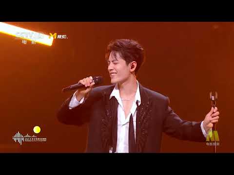 “灣區升明月”2025|全能偶像肖戰來了‼️《整晚的音樂》封神現場😍 笑容電力100%😍 這感染力還有誰❓#鳳凰衛視 #肖戰 #大灣區