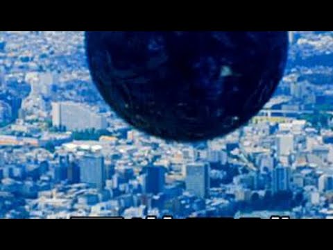 城市上空出现一个黑球，落到地面后砸出个大洞 城市上空出现一个黑球，落到地面后砸出个大洞 #悬疑 #科幻电影 #超能力