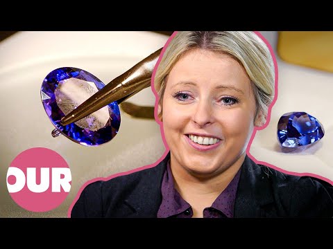 Trainee Pawn Shop Employee's First Day On The Job | Posh Pawn S1 E3 | Our Stories